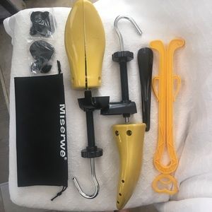 Unisex shoe stretchers